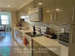 Lauderdale By The Sea, FL 33308,5100 N Ocean Blvd  #1012