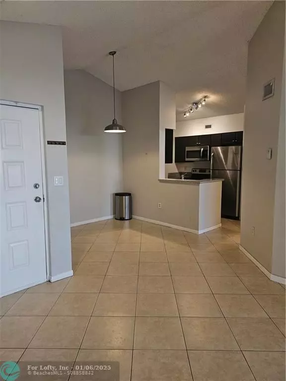 Oakland Park, FL 33309,2841 N Oakland Forest Dr  #309