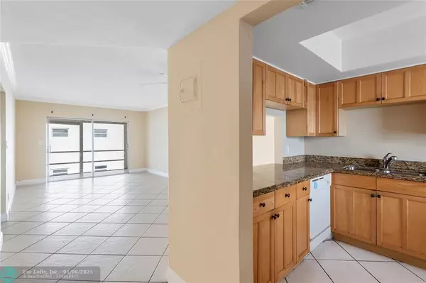 Pompano Beach, FL 33063,5800 Margate Blvd  #231-2