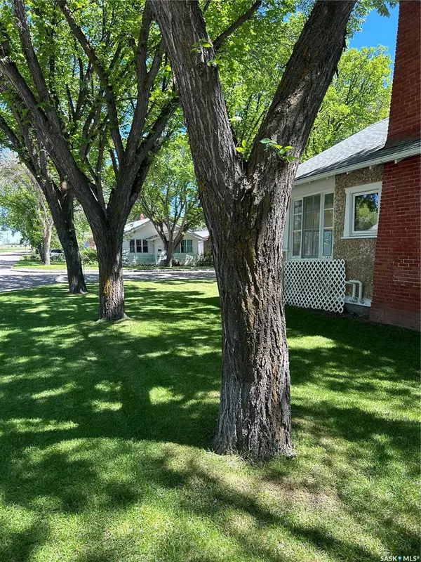 Shaunavon, SK S0N 2M0,695 3rd STREET E