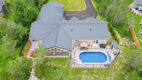 86 Sunrise DR, Prince Edward County, ON K8N 4Z7