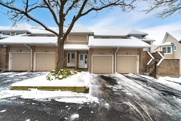 205 Highland CRES #11, Kitchener, ON N2M 5L6