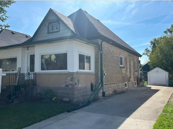 13 Maple ST, St. Thomas, ON N5R 1Y8