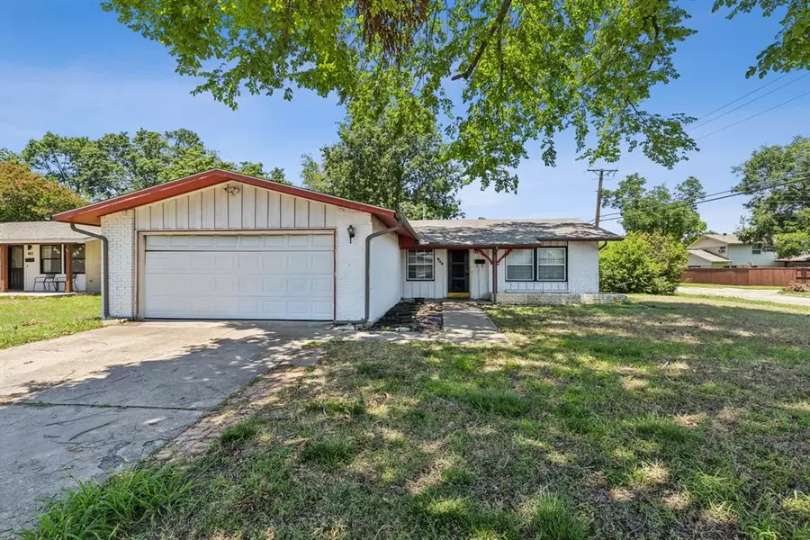 800 Loganwood Avenue, Richardson, TX 75080