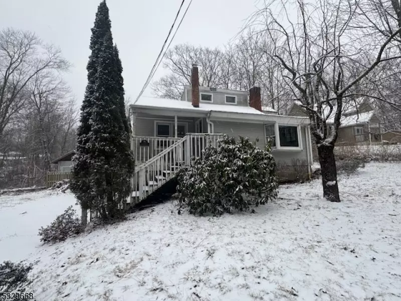 9 Pine St, Vernon Twp., NJ 07422