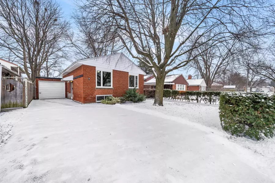 7 Kecala RD, Toronto E04, ON M1P 1K5