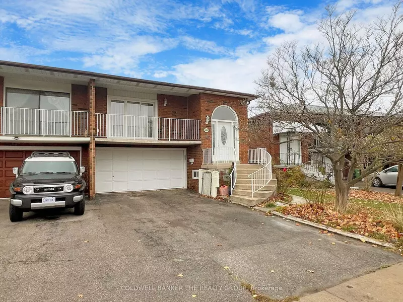 28 Sawmill RD, Toronto W05, ON M3L 2M2