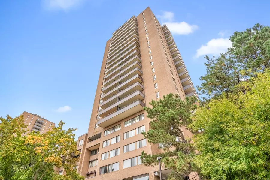 515 ST LAURENT BLVD #631, Manor Park - Cardinal Glen And Area, ON K1K 3X5