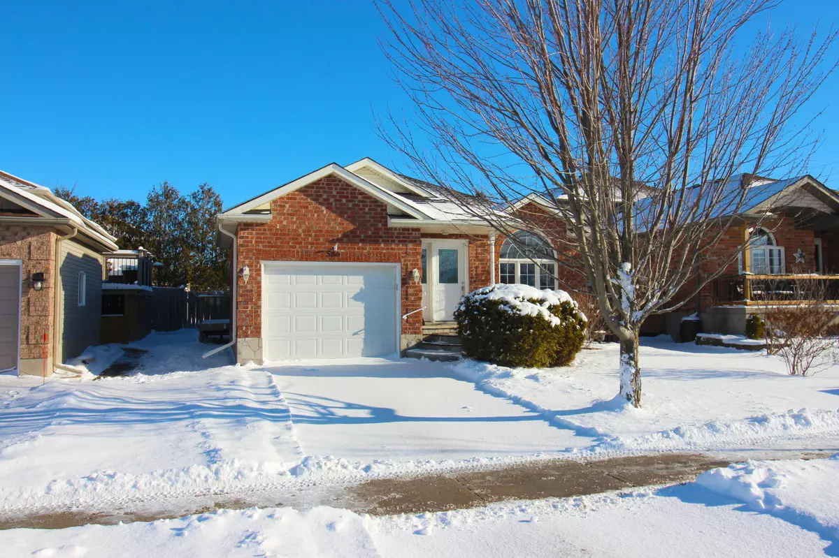 Wellington, ON N1M 3V5,586 Mctavish ST