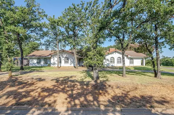 100 Timber Ridge Circle, Burleson, TX 76028