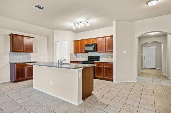 2492 Saldana Drive, Fate, TX 75189