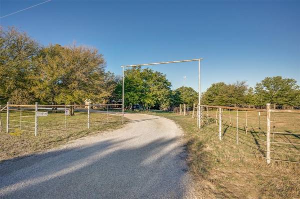 Alvord, TX 76225,2055 County Road 1370