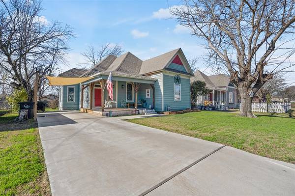 Cleburne, TX 76031,1409 N Robinson Street