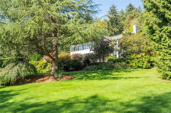 11074 Larkspur Lane, North Saanich, BC V8L 5N6