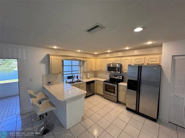 9673 NW 45th St, Sunrise, FL 33351