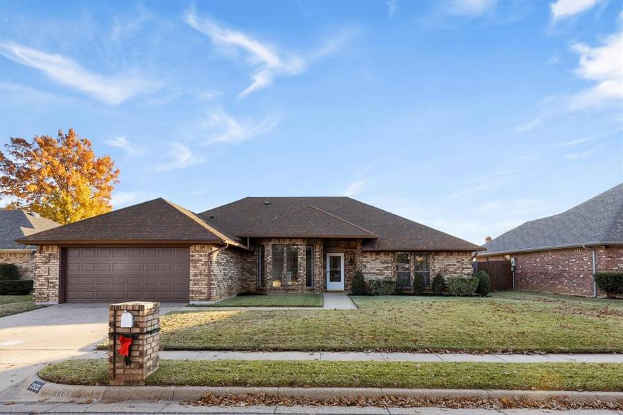 2500 Woodfield Way, Bedford, TX 76021