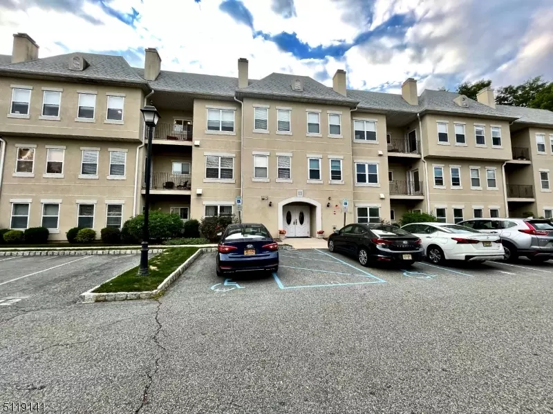 1112 Brittany Dr #1112, Wayne Twp., NJ 07470