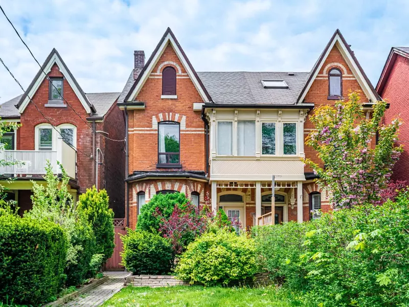 102 Bellevue AVE, Toronto C01, ON M5T 2N9