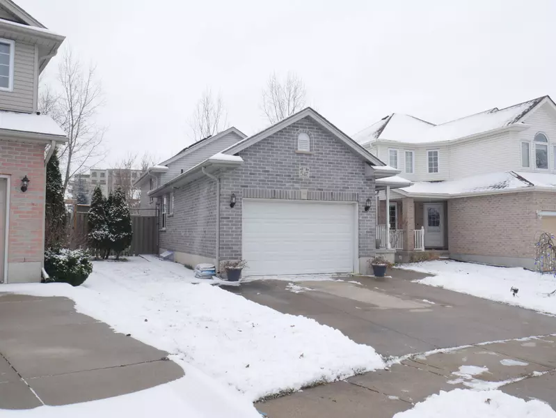 547 Ontario ST, Woodstock, ON N4V 1H2