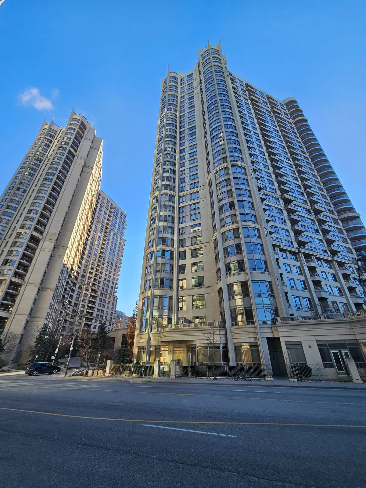 Mississauga, ON L5B 4P5,3888 Duke Of York BLVD #1036