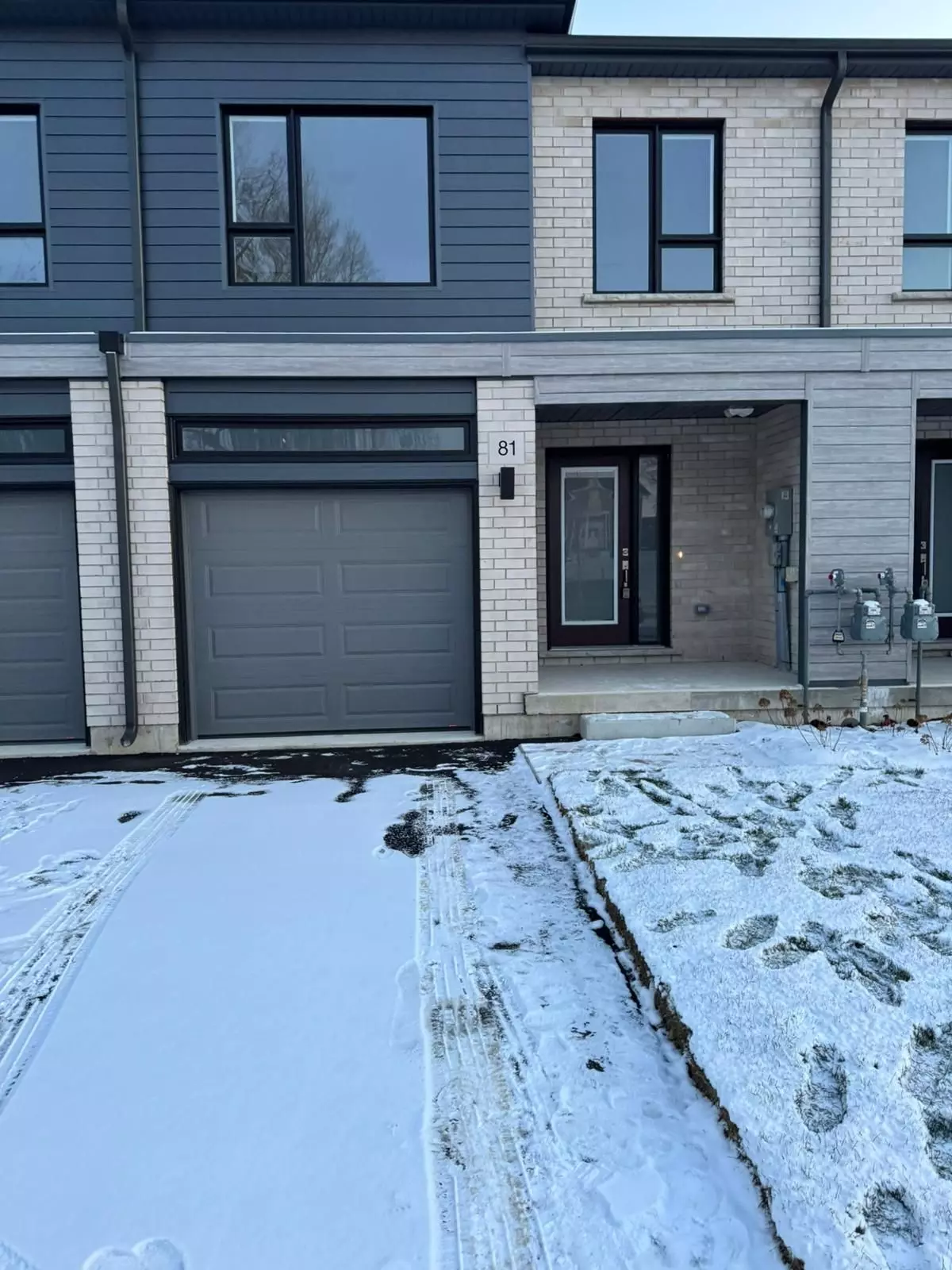 Cambridge, ON N1R 5S3,81 Queensbrook CRES