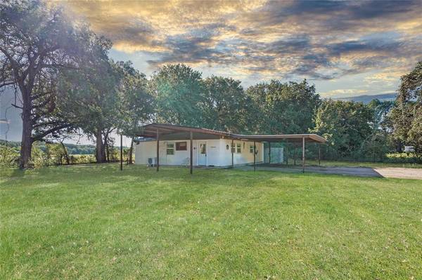 274 County Road 4657,  Rhome,  TX 76078