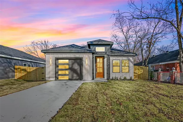 540 Elsberry Avenue,  Dallas,  TX 75217