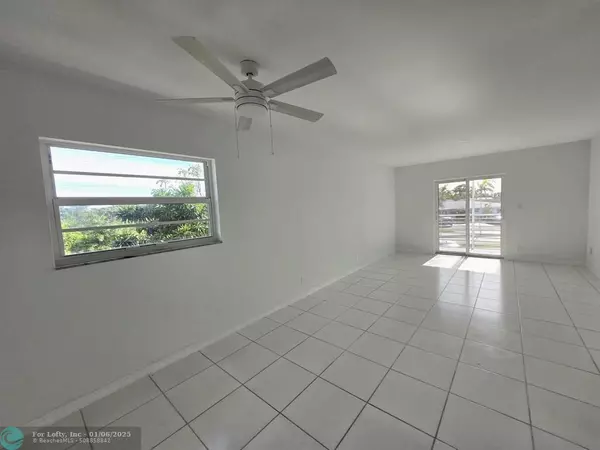 Pompano Beach, FL 33063,6501 Winfield Blvd  #31