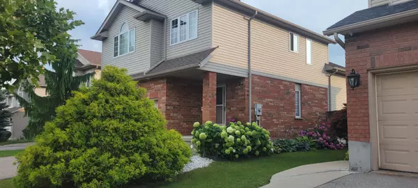 Kitchener, ON N2E 3T4,51 COPPER LEAF ST