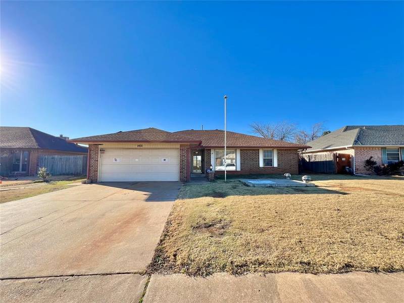 1421 Smoking Tree Street, Moore, OK 73160