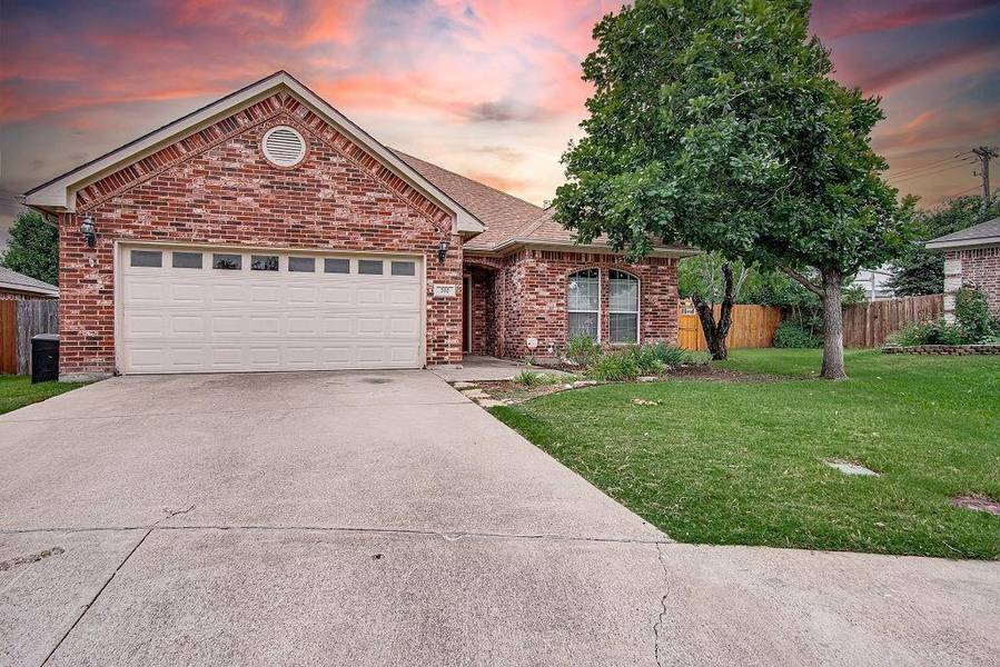 300 Village Parkway, Crowley, TX 76036