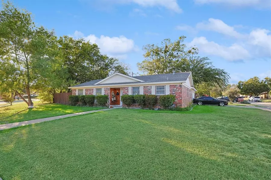 500 Barbara Lane, Burleson, TX 76028