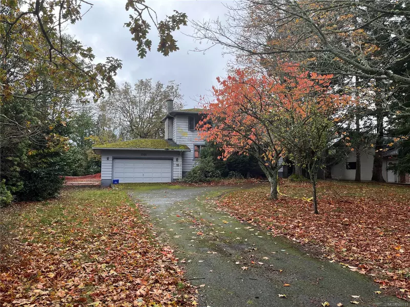 1901 San Juan Ave, Saanich, BC V8N 2J3