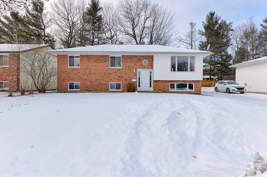 30 Earl ST, Renfrew, ON K8H 3M4