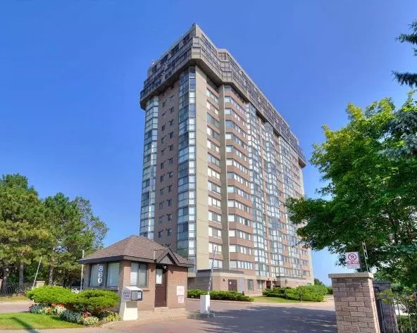 Peel, ON L5C 4H3,880 Dundas ST W #202