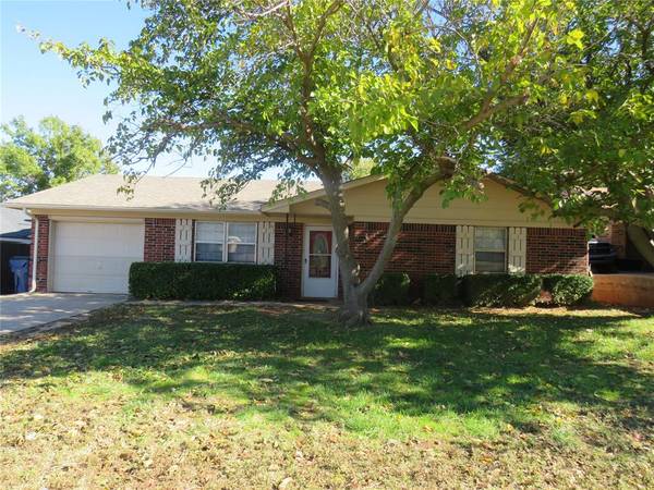 2307 S 8th Street Circle, Chickasha, OK 73018