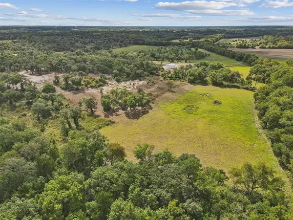 493 Deer Creek Trail, Whitewright, TX 75491