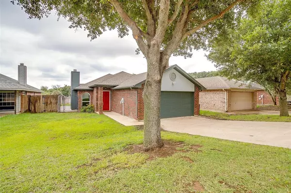 708 Stribling Circle, Azle, TX 76020