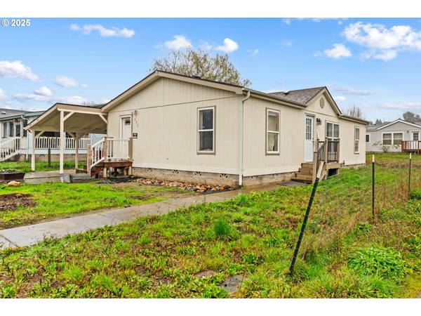 232 BOBWHITE ST, Roseburg, OR 97471