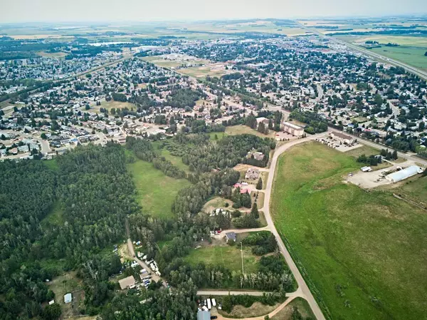 Innisfail, AB T4G1E3,5260 Woodland Rd #Lot 1