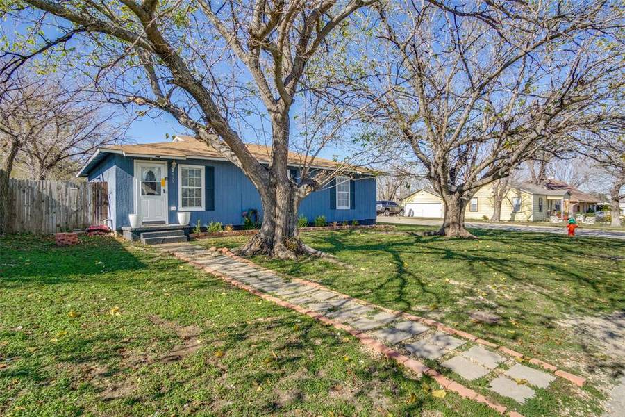 835 Ronald Street, White Settlement, TX 76108