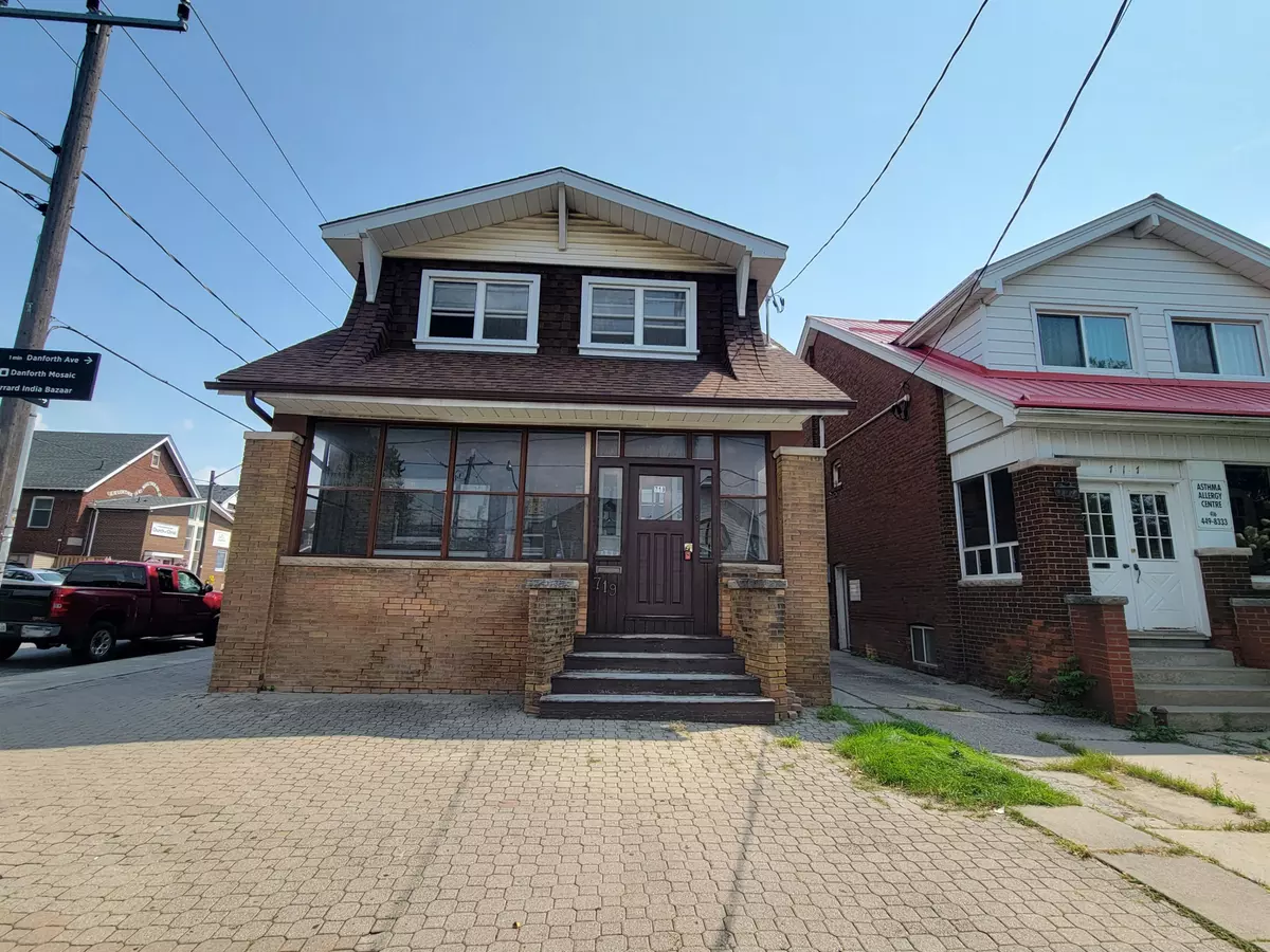 Toronto E03, ON M4C 3C1,719 Coxwell AVE ##5