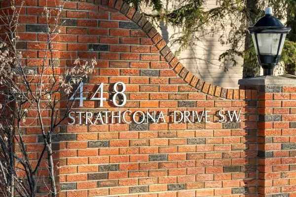 Calgary, AB T3H 1M3,448 Strathcona DR Southwest #10