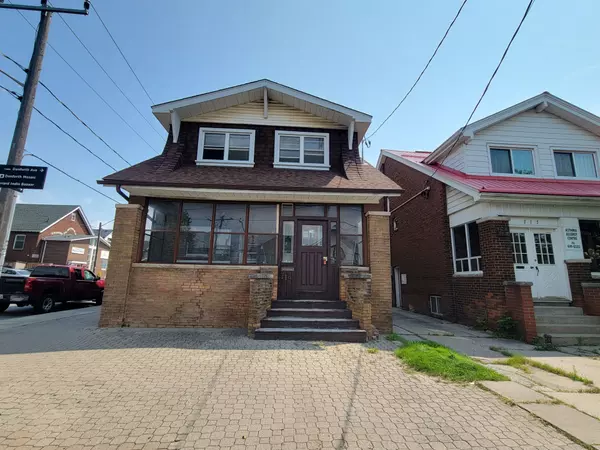 719 Coxwell AVE ##5, Toronto E03, ON M4C 3C1