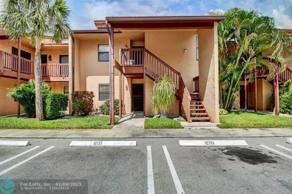 Royal Palm Beach, FL 33411,1205 Lakeview Dr  #1205