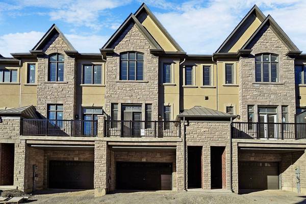 8 SILVERMILLS LN, Markham, ON L6C 3L5