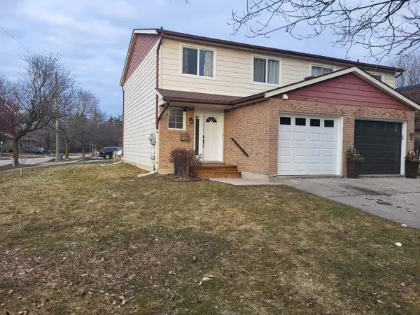 Waterloo, ON N2L 6B4,398A Churchill CT