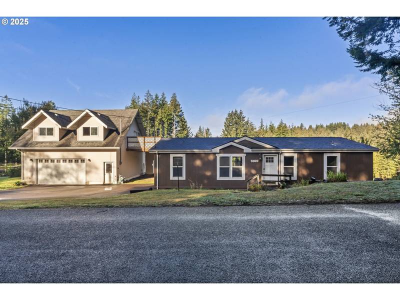 5929 N MERCER LAKE RD, Florence, OR 97439