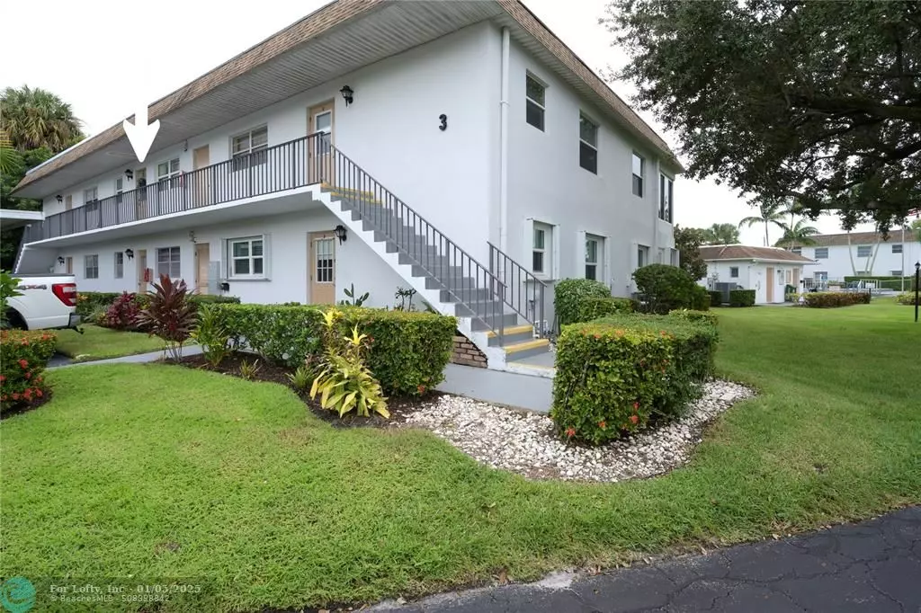 Stuart, FL 34996,2950 SE Ocean Blvd  #3-5