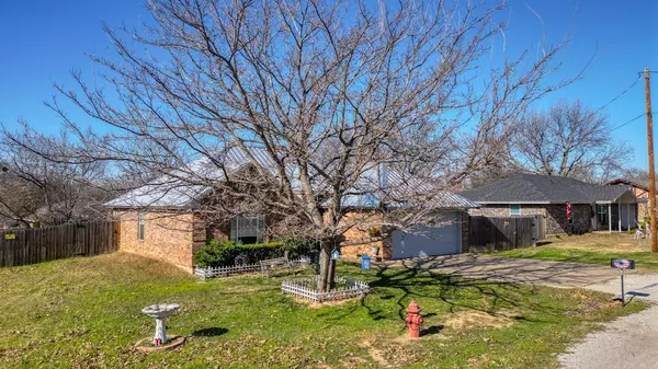 Springtown, TX 76082,701 N Avenue B